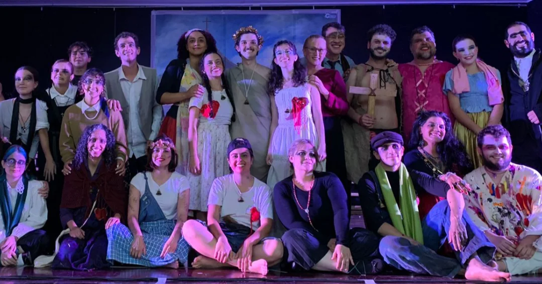 “Francisco – A Voz da Revolução” emociona público no Teatro Municipal de Ouro Fino